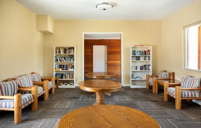 Building Photo - COZY 2BD/2BA CONDO AVAILABLE IN SAN DIEGO