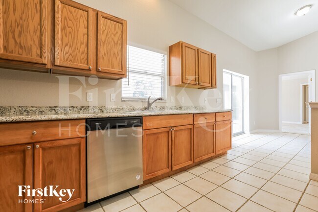 Building Photo - 4517 Lovett Rd