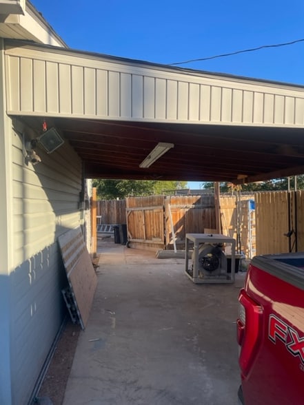 Building Photo - 1067 E Carolina Ave