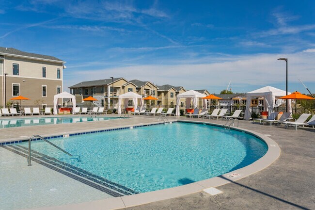 Building Photo - 1402 Cedar Thicket Ct