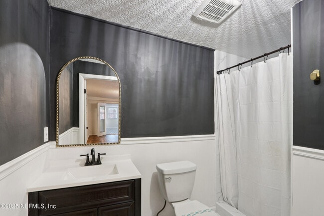 Building Photo - 409 Sailfish Dr E