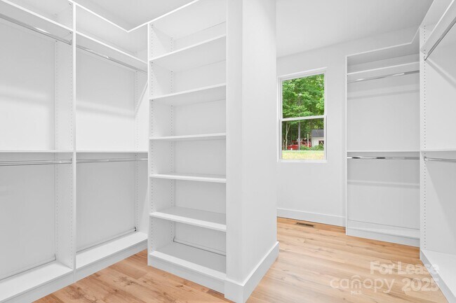 Building Photo - 106 Arbor Dr