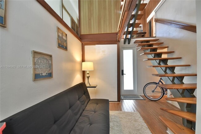 Building Photo - 250 SE Park St