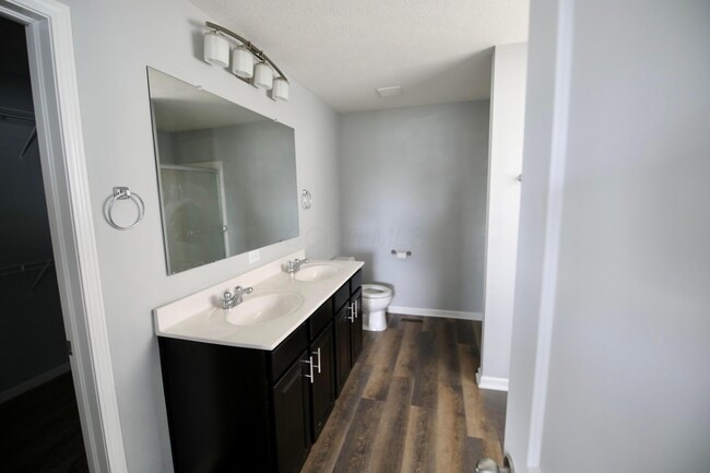 Building Photo - 5801 Sedgemoor Dr