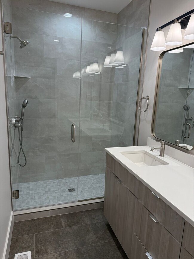 Building Photo - Beautiful 3 Bedroom 2.5 Bath in Autumn Grove