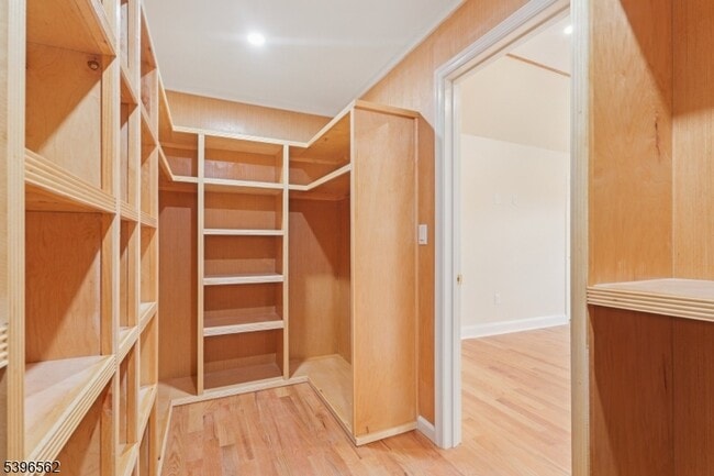 Building Photo - 215 Summit Ave