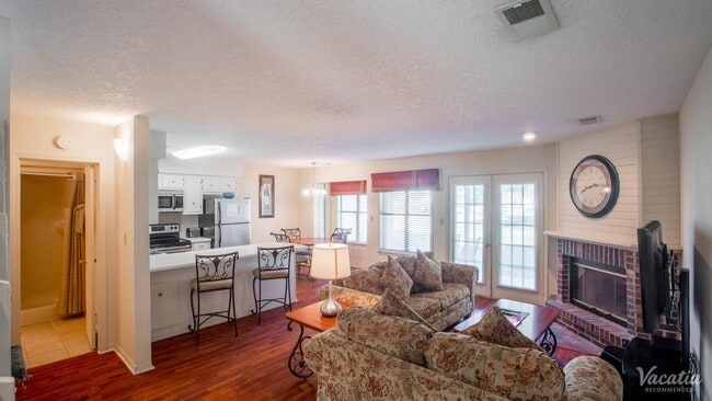 Two Bedroom Apartment - Villas of Hickory Hills
