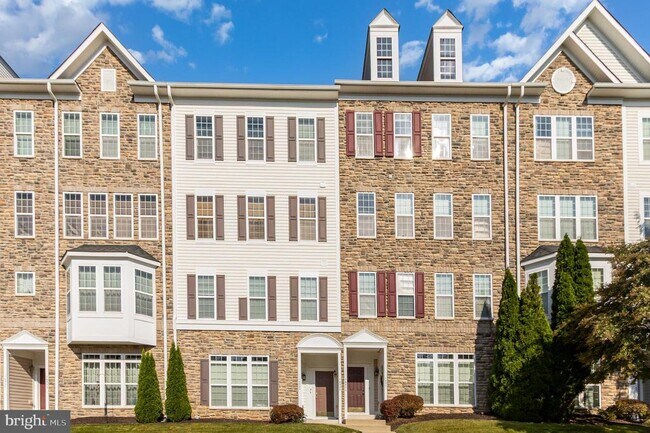 Building Photo - 1650 Mohegan Dr