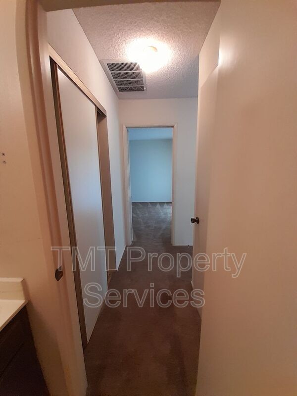 Building Photo - 805 N L St
