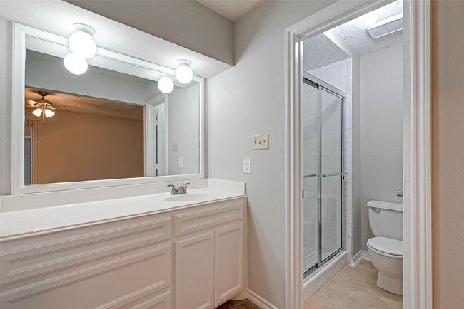 Building Photo - 22610 Deville Dr