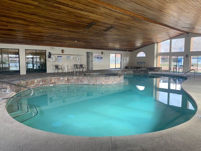 Building Photo - 275 S Valley View Dr