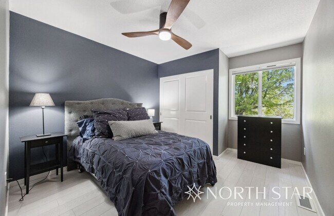 Building Photo - Beautifully Updated Contemporary Home in t...