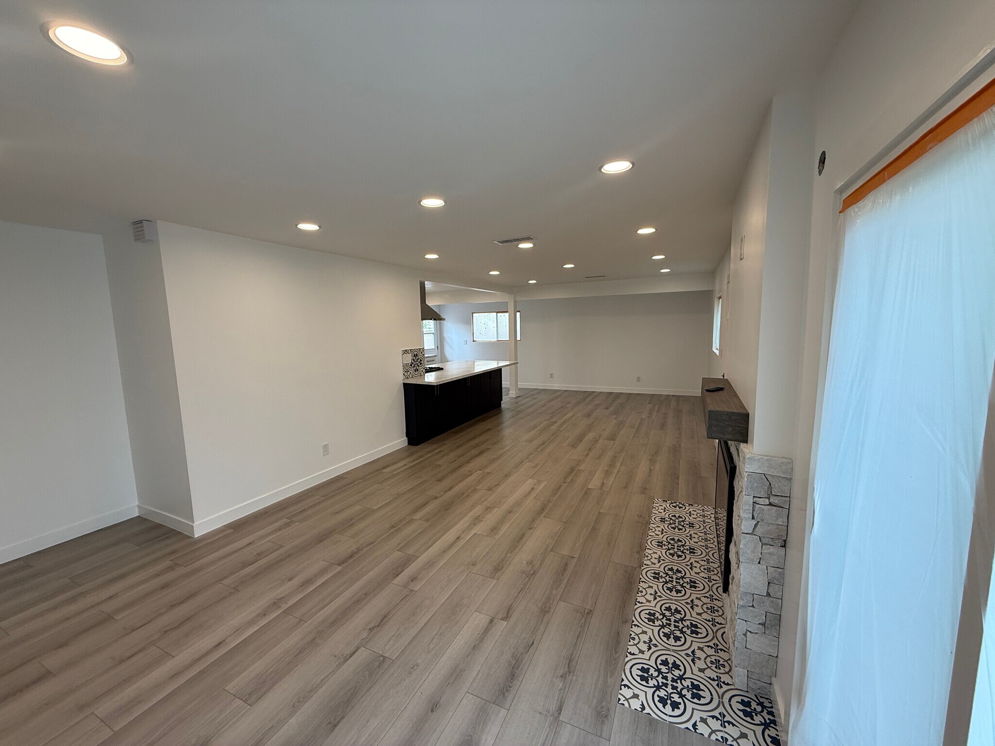 Building Photo - 11614 Riverside Dr