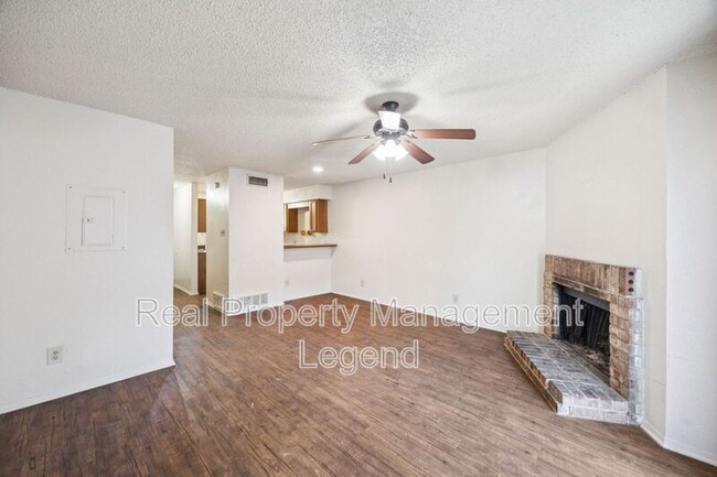 Building Photo - 8109 Silver Creek Rd