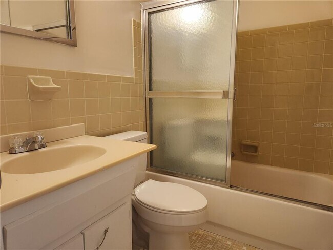 Building Photo - 2402 Ecuadorian Way