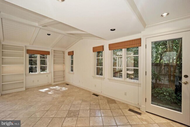 Building Photo - 7711 Brookville Rd