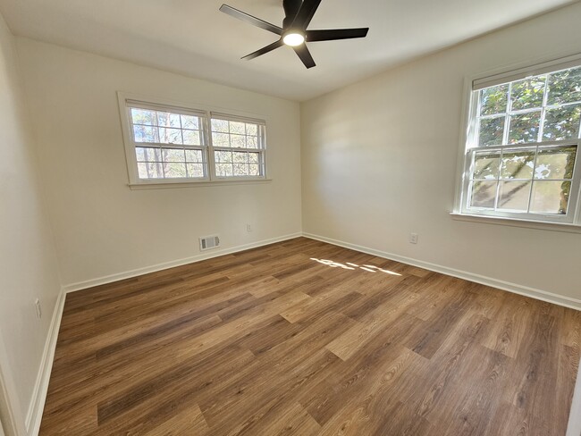 Building Photo - 3501 Montreal Way