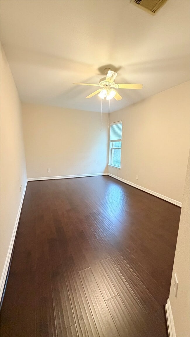 Building Photo - 2218 Blue Rose Dr