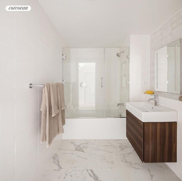 Building Photo - 1064 Hancock St