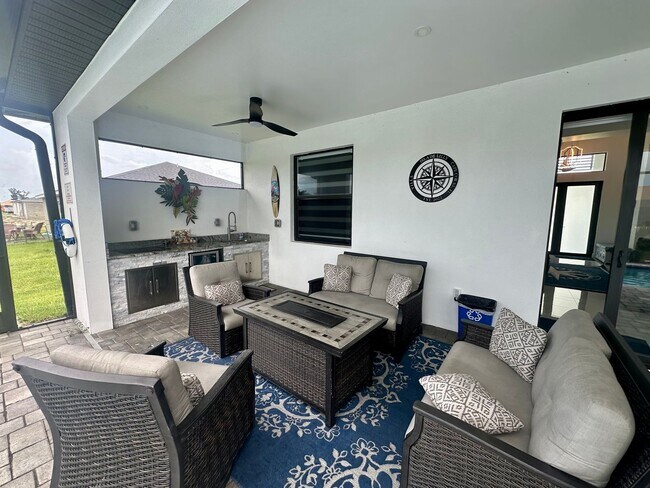 Building Photo - Fully Furnished Annual Rental- 3 Bedroom 2 Bathroom - Pool and Waterfront- NE CAPE CORAL