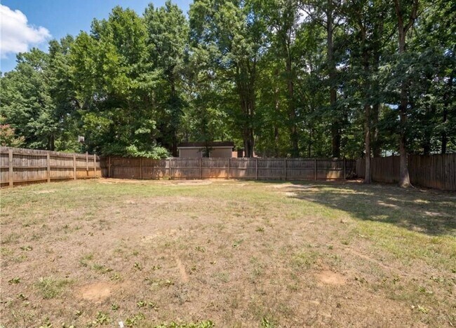 Building Photo - 4708 Chaucer Dr