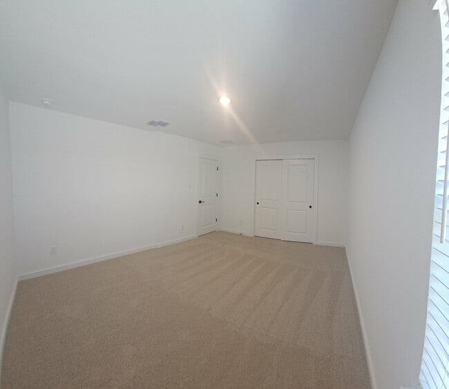 Building Photo - 8438 Bay Oaks Dr