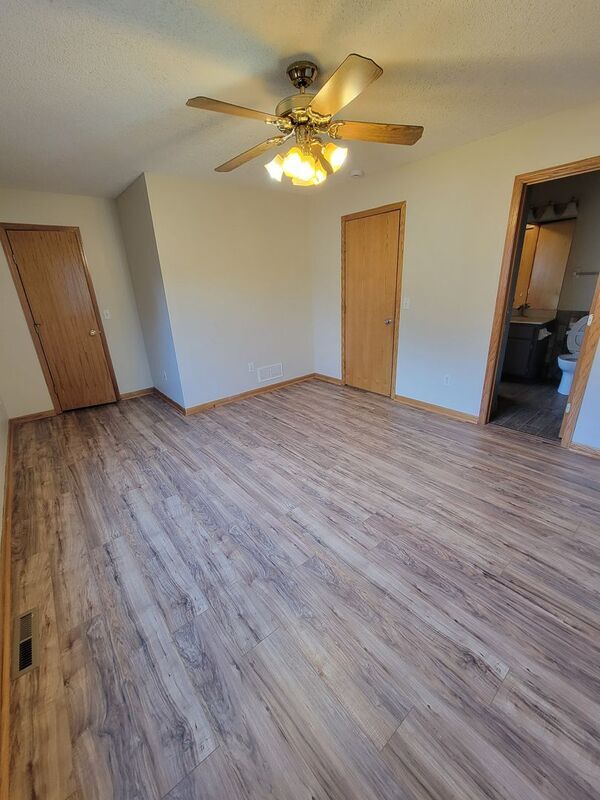 Building Photo - 5041 Mitchell Rd