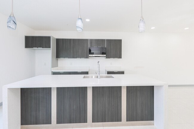 Building Photo - 1011 Emerald Valley Dr