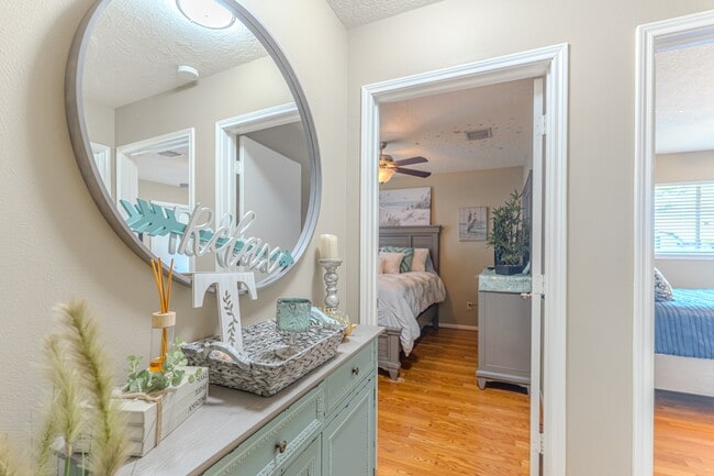 Building Photo - 13417 Bunker Hill Dr