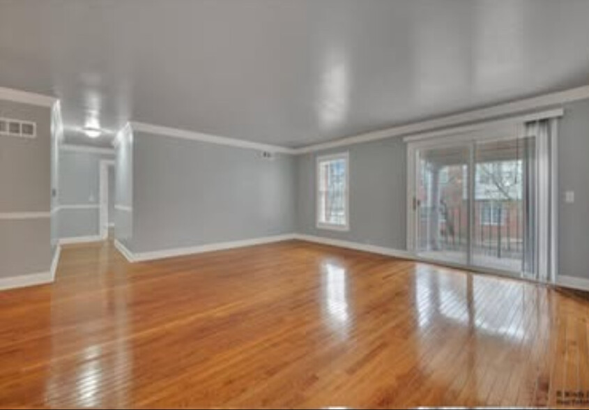 Building Photo - 510 Shorely Dr
