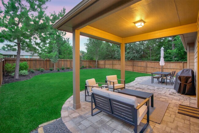 Building Photo - 204 Forest Peak Way