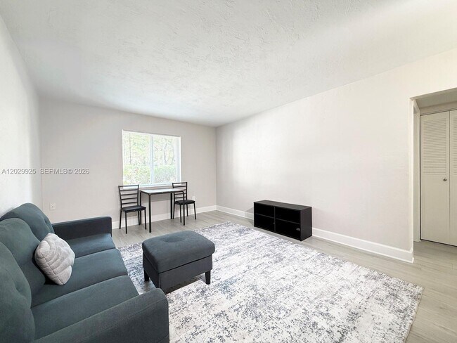 Building Photo - 8601 SW 68th Ct