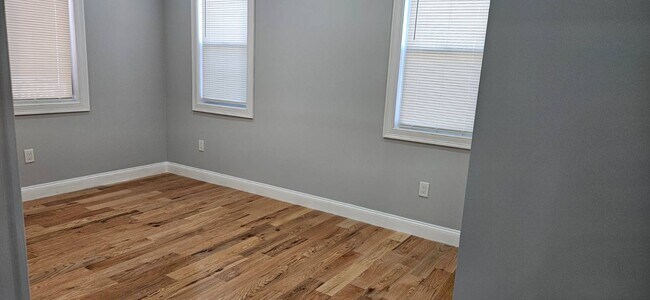 Building Photo - 108-27 171st Pl