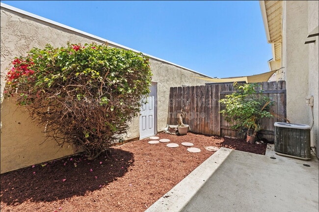 Building Photo - 7831 Rancho Fanita Dr