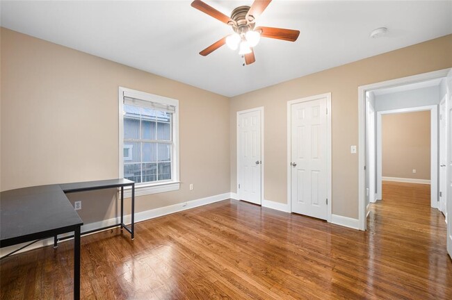 Building Photo - 1809 W 39th St