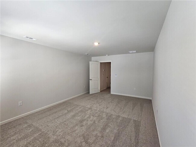 Building Photo - 27 Berryville Dr