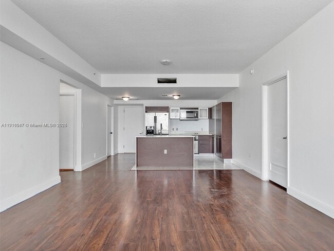 Building Photo - 1900 N Bayshore Dr