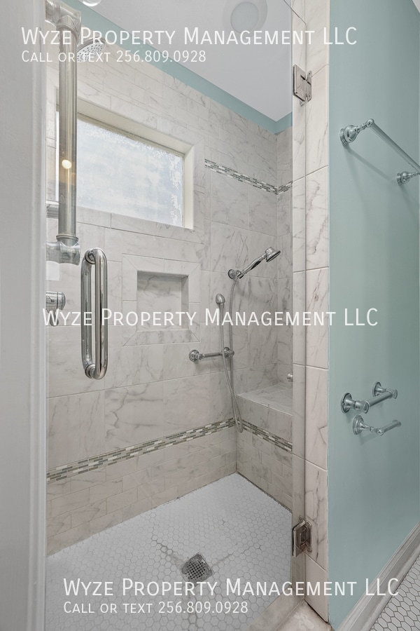 Building Photo - 1703 Sandlin Ave SE