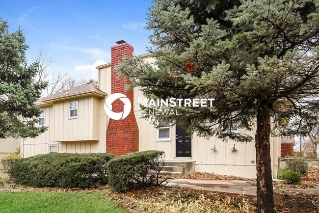 Building Photo - 4 Bedroom Pet-Friendly Home in Independence, MO with Main Street Renewal
