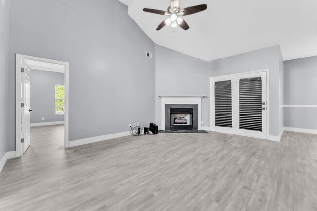 Building Photo - Beautiful 3-Bedroom Retreat with 2 Full Baths in Scenic Woodruff $1,875/mo rent