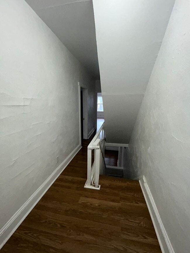 Building Photo - 28 Lee Ave