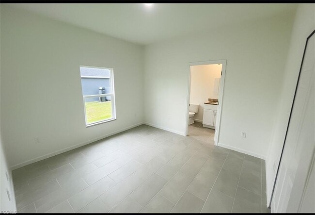 Building Photo - 4107 19th St SW