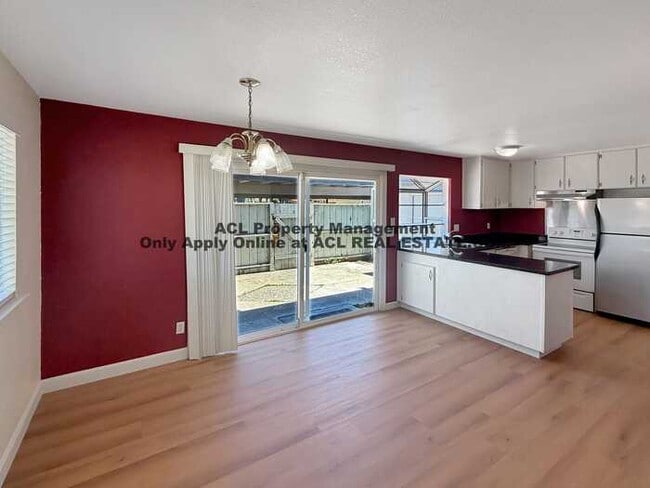 Building Photo - Spacious, Centrally Located 4 Bedroom 3 Bathroom Home