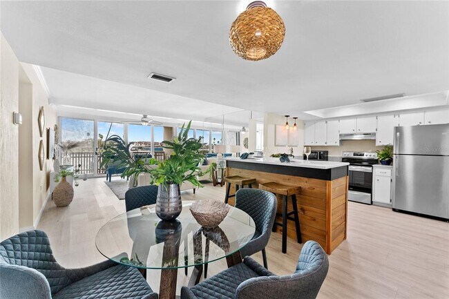 Building Photo - 450 Treasure Island Causeway