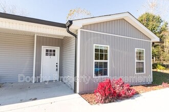 Building Photo - 18 Michigan Ln