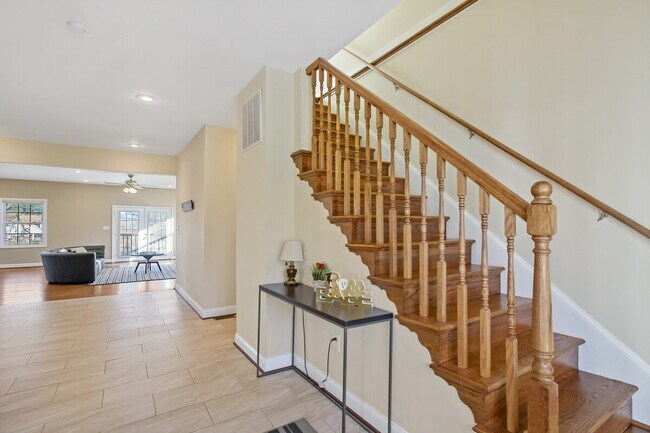 Building Photo - 2759 Greenway Blvd