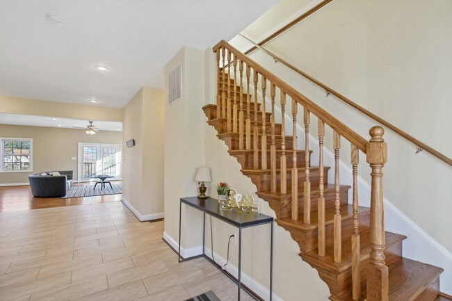 Building Photo - 624 US-29