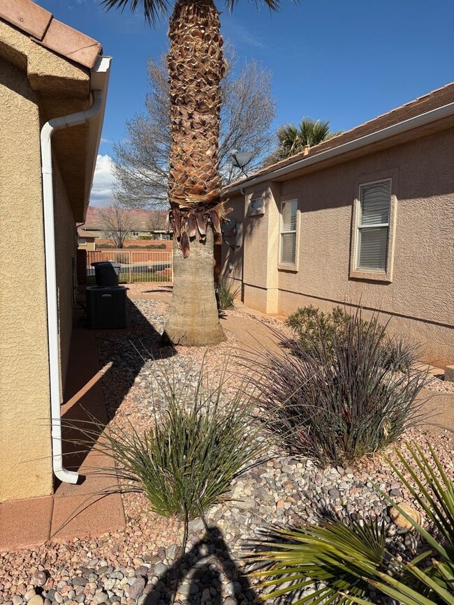 Building Photo - St. George Oasis