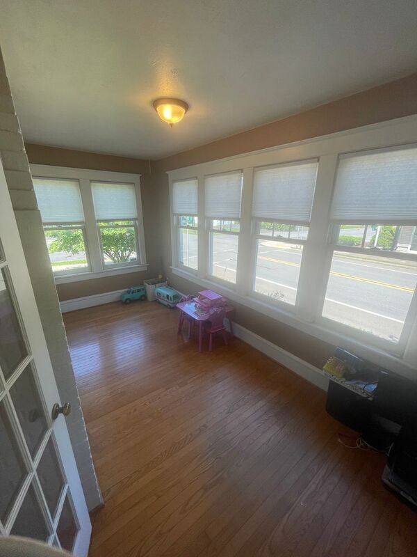 Building Photo - 528 Lindbergh Ave