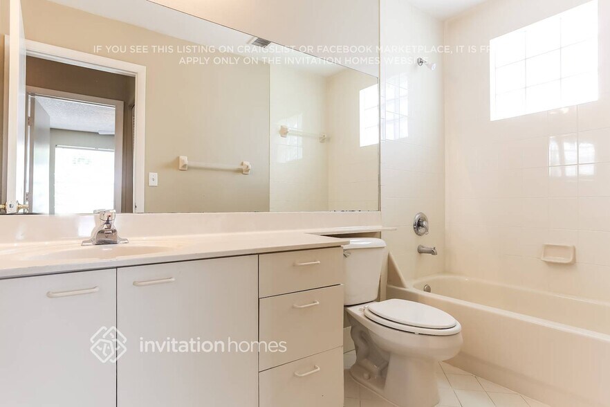 Building Photo - 1218 Oakwater Dr